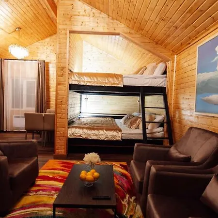 Paras Bungalow Uima-Altaalla Camping