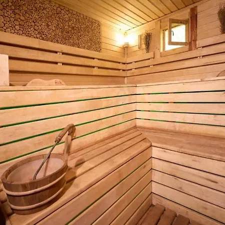 Paras Bungalow Uima-Altaalla Camping
