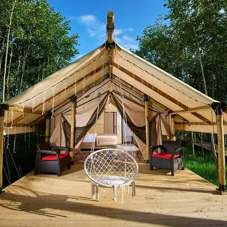 Paras Bungalow Uima-Altaalla Camping Ii